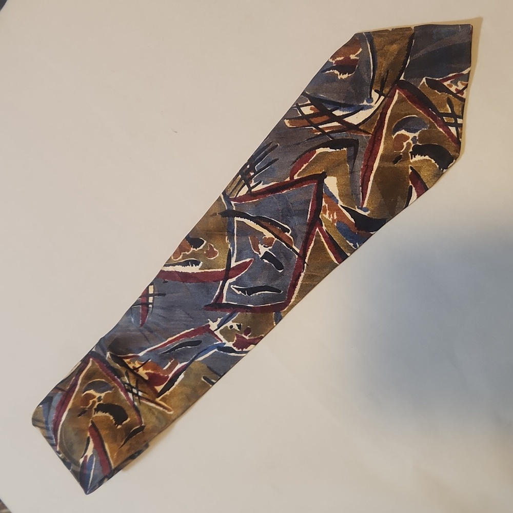 Bugatti tie